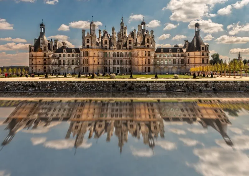 Bluebird Puzzle - Château de Chambord, France - 1000 Piece Jigsaw Puzzle Best