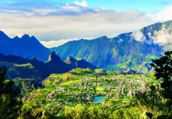 Bluebird Puzzle - La Réunion - Cirque de Cilaos - 1000 Piece Jigsaw Puzzle Online