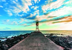 Bluebird Puzzle - La Réunion - Jetée et Phare de Saint Pierre - 1000 Piece Jigsaw Puzzle Online