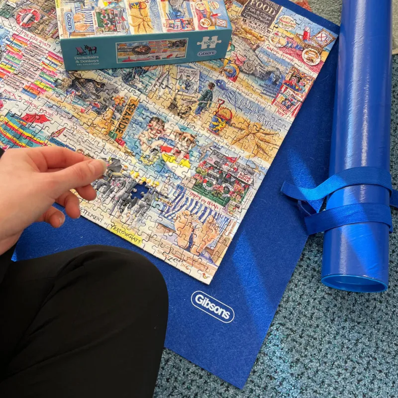 Gibsons - Deckchairs and Donkeys - 1000 Piece Jigsaw Puzzle Best